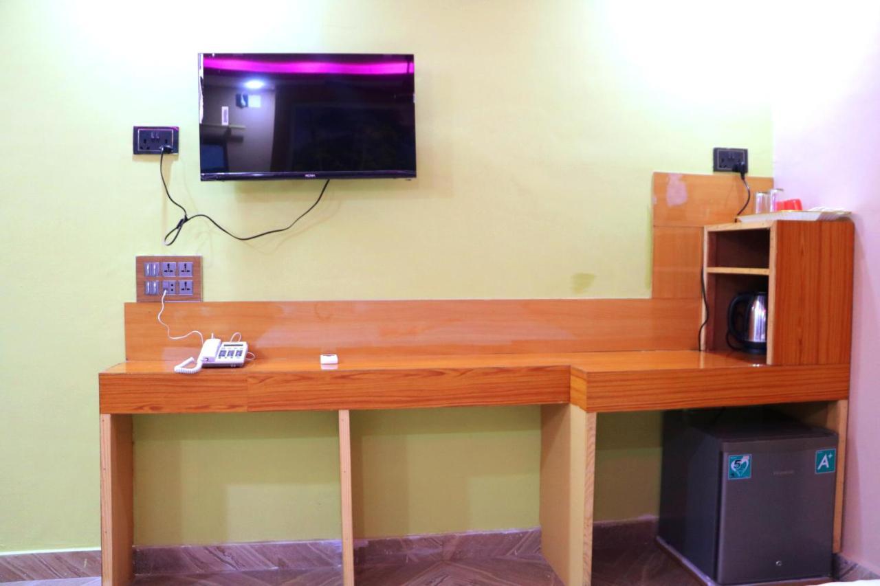 Hotel National Park Sauraha- Homely Stay And Peaceful Location With Jungle Safari Arrangements Esterno foto