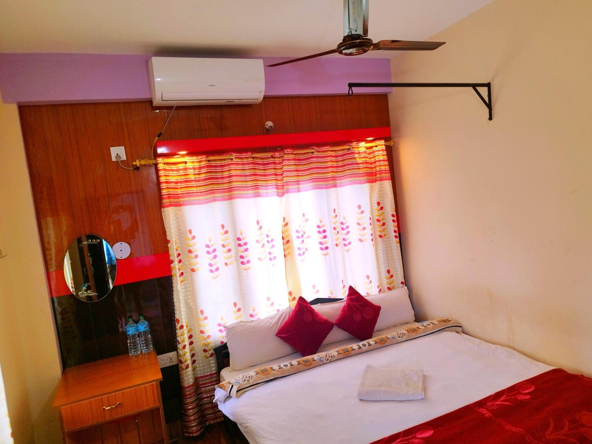 Hotel National Park Sauraha- Homely Stay And Peaceful Location With Jungle Safari Arrangements Esterno foto
